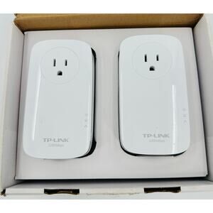 TP-Link TL-PA8010P KIT AV2000 2000Mbps Gigabit Passthrough Powerline Adapter